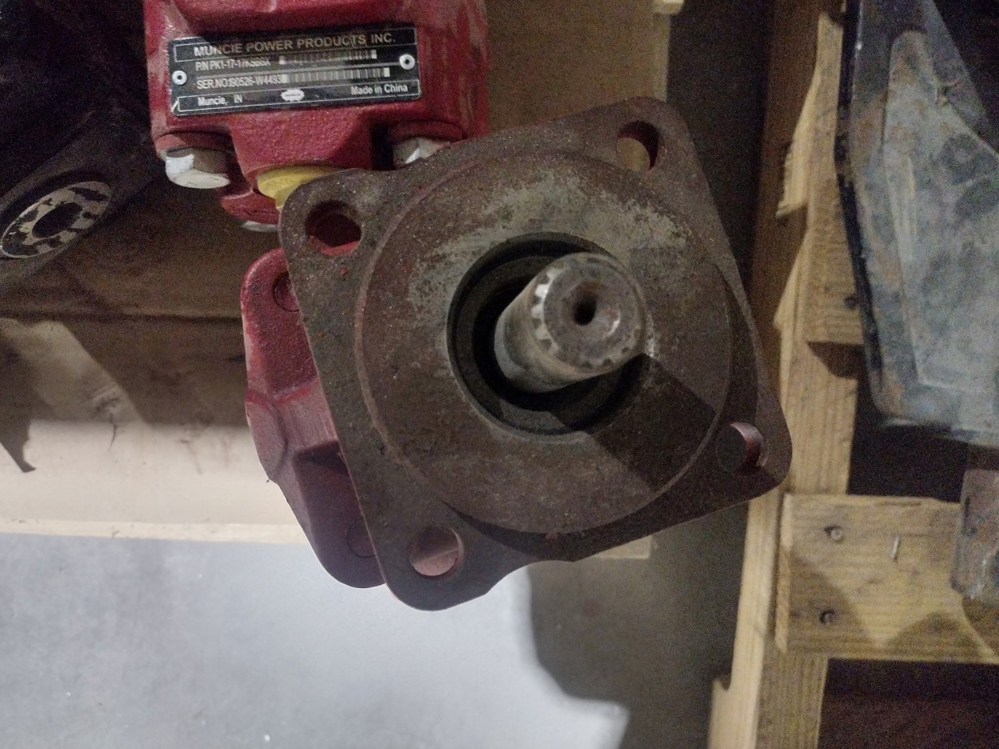 Miller 17 Gallon Muncie Pump, 1" Shaft, 15 Spline